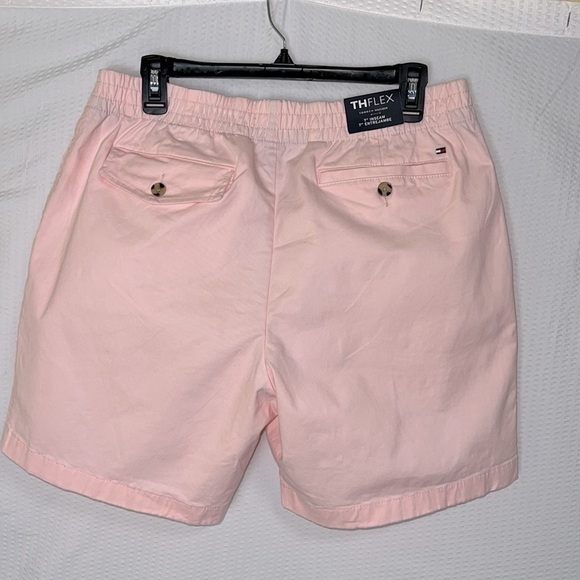 Tommy Hilfiger Men”s THFLEX Light Pink Elastic Waist 7 Inch Shorts - Sz Med, NWT - Picture 3 of 13